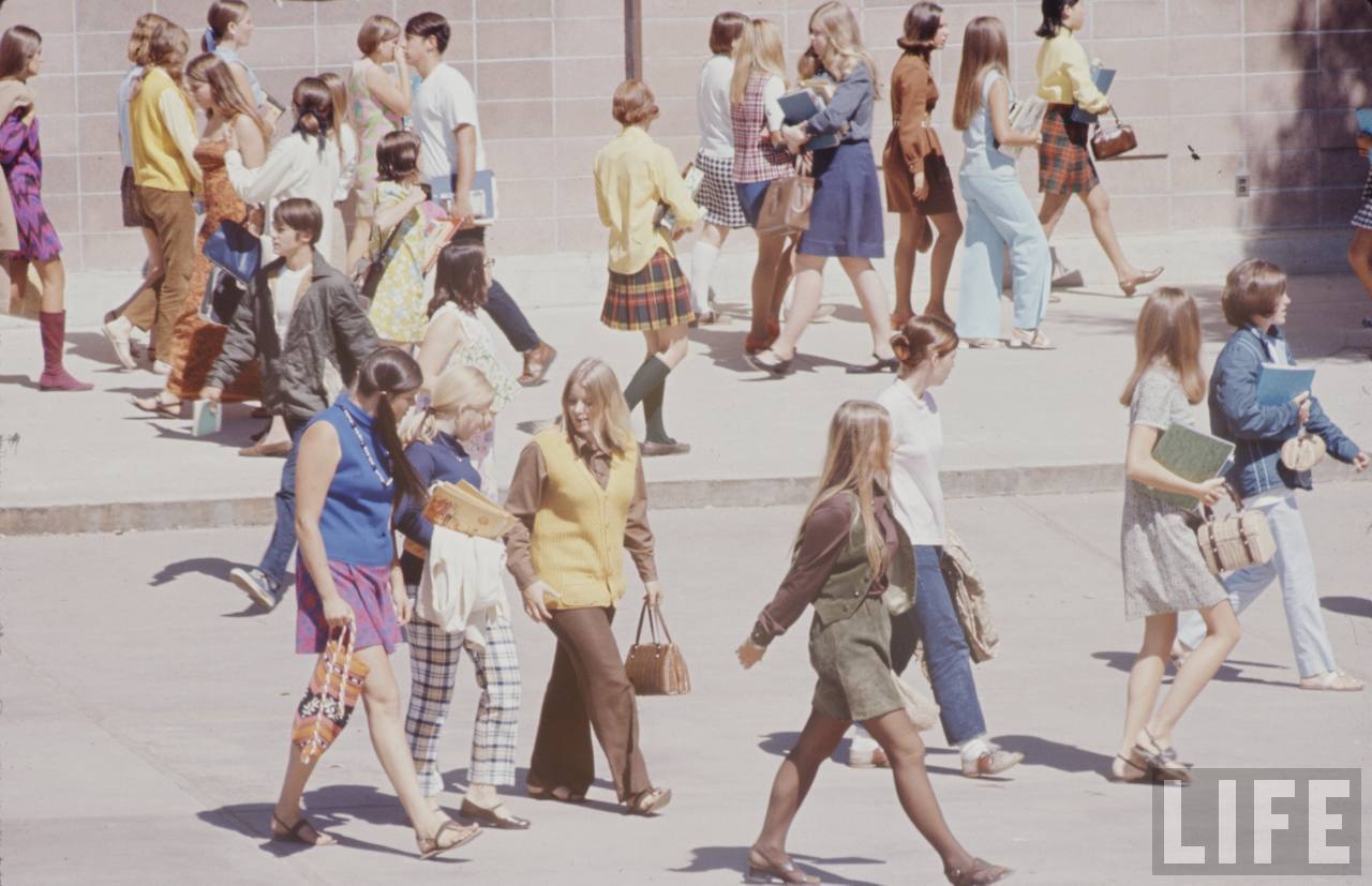 LIFE Magazine 1969 – High School Fashion [Picture Gallery]